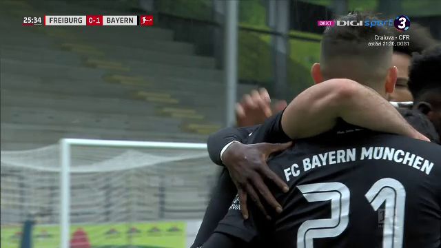 Asa ceva nu s-a mai intamplat in timpul unui meci de fotbal! Ce au facut jucatorii lui Bayern dupa ce Lewandowski a egalat recordul uluitor al lui Gerd Muller_4