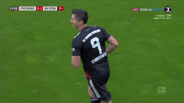 Asa ceva nu s-a mai intamplat in timpul unui meci de fotbal! Ce au facut jucatorii lui Bayern dupa ce Lewandowski a egalat recordul uluitor al lui Gerd Muller_15