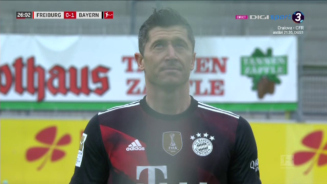 Asa ceva nu s-a mai intamplat in timpul unui meci de fotbal! Ce au facut jucatorii lui Bayern dupa ce Lewandowski a egalat recordul uluitor al lui Gerd Muller_16