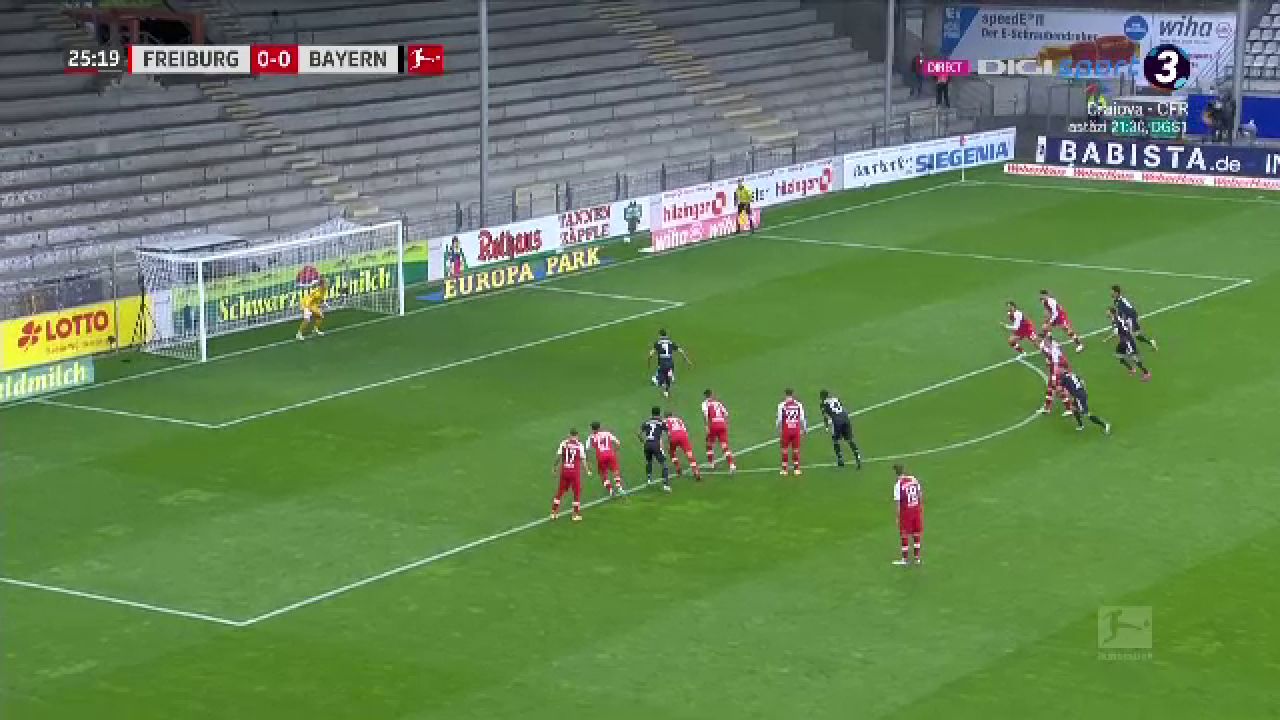 Asa ceva nu s-a mai intamplat in timpul unui meci de fotbal! Ce au facut jucatorii lui Bayern dupa ce Lewandowski a egalat recordul uluitor al lui Gerd Muller_22