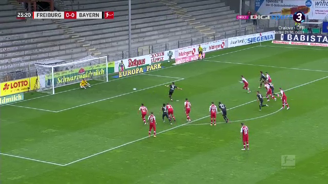 Asa ceva nu s-a mai intamplat in timpul unui meci de fotbal! Ce au facut jucatorii lui Bayern dupa ce Lewandowski a egalat recordul uluitor al lui Gerd Muller_23