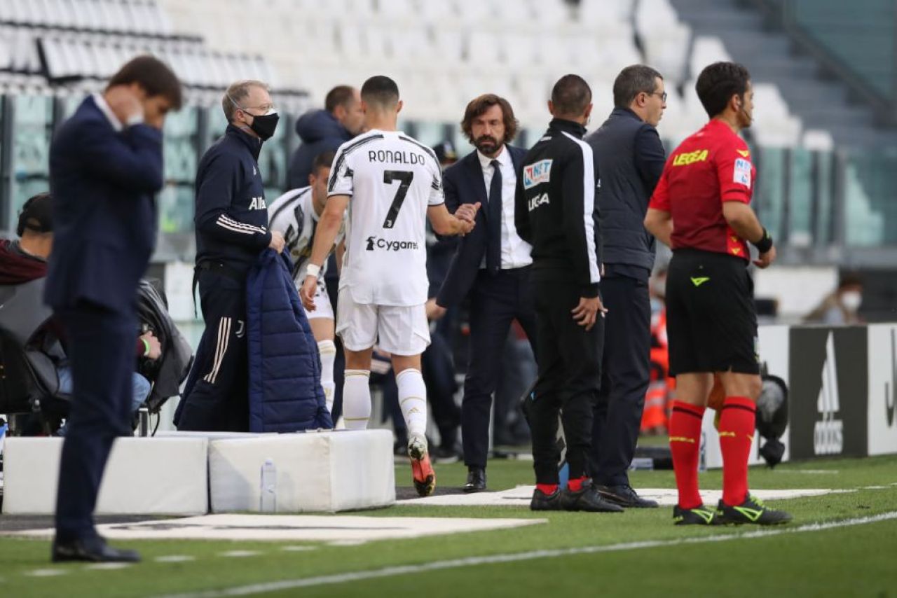 Reactia lui Ronaldo cand a fost schimbat in meciul cu Inter dupa ce s-a scris ca vestiarul lui Juve este impotriva lui! Ce a facut portughezul_9
