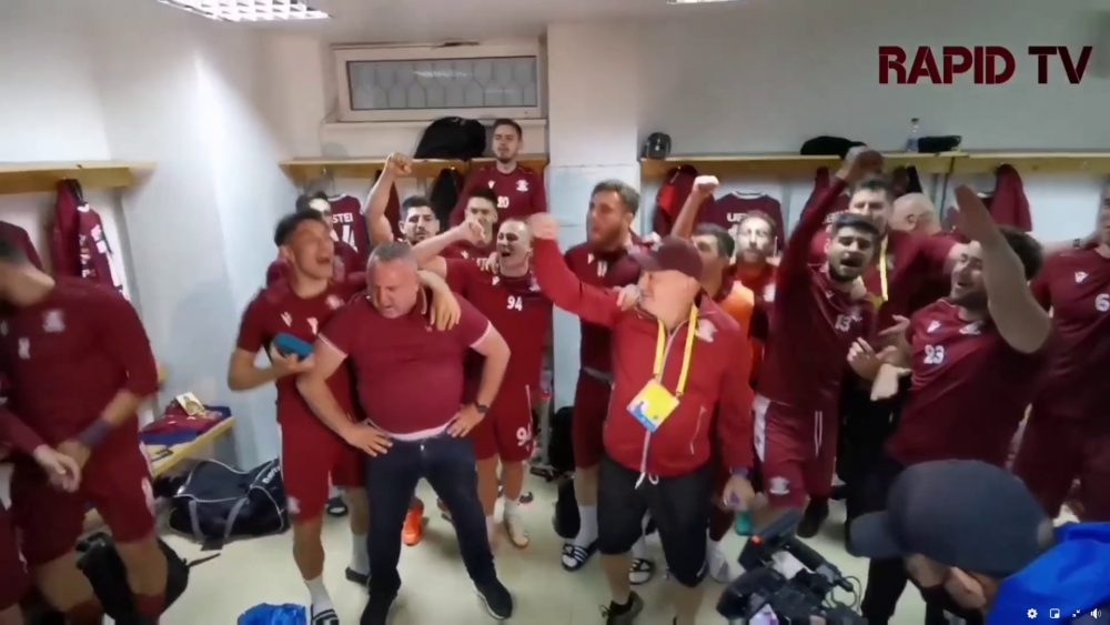 'Poetul' Iosif pe modul TURBO! Imagini fantastice dupa promovarea Rapidului. A scos burtica in fata si a inceput sa urle: ce a urmat in vestiar :)_17
