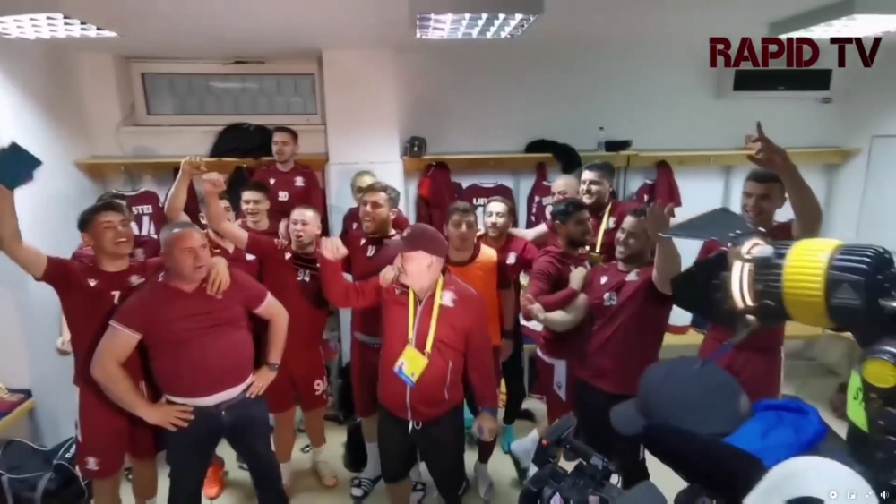 'Poetul' Iosif pe modul TURBO! Imagini fantastice dupa promovarea Rapidului. A scos burtica in fata si a inceput sa urle: ce a urmat in vestiar :)_18