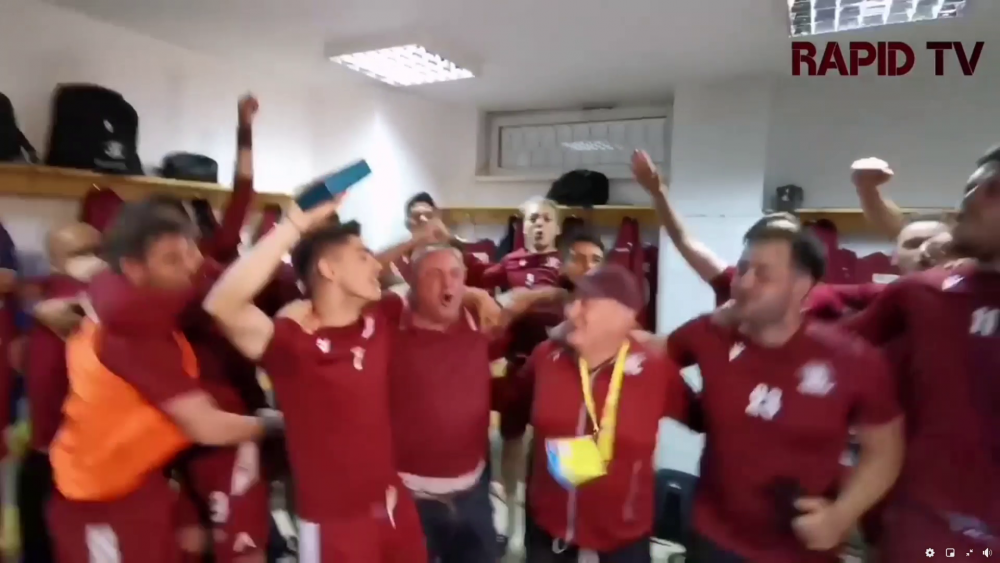'Poetul' Iosif pe modul TURBO! Imagini fantastice dupa promovarea Rapidului. A scos burtica in fata si a inceput sa urle: ce a urmat in vestiar :)_24