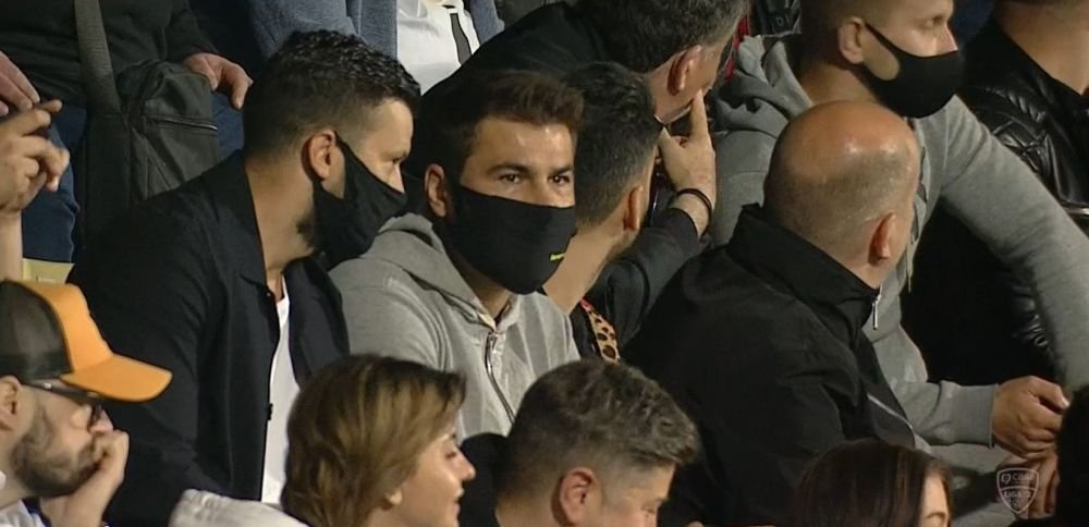 Portile ni se deschid! Tribuna plina la meciul Rapidului, om langa om! Mircea si Razvan Lucescu, alaturi de giulesteni. Peste 1000 de suporteri in spatele portii_7