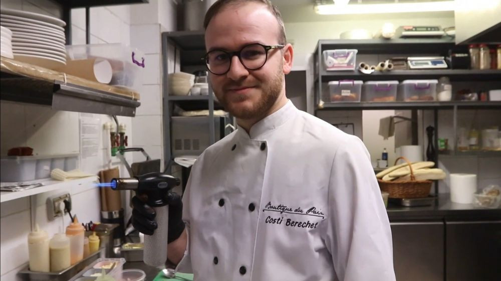 EXCLUSIV | Era cel mai talentat junior al Rapidului, iar acum este un chef apreciat! Rapidul e ca un fel de mancare foarte picant! &nbsp;