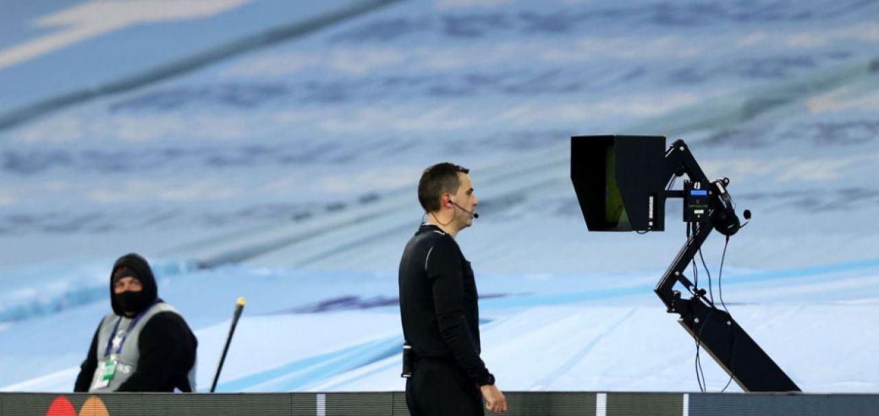 Salariul colosal pe care îl încasează Vassaras în România: „Numai la noi se întâmplă așa ceva!”_2