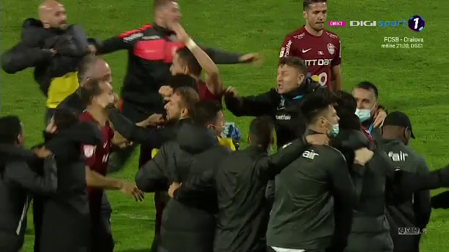 Lacrimi, bucurie si urlete de emotie! Ce au facut jucatorii CFR-ului imediat dupa fluierul final de la Botosani. Jucatori prabusiti, Edi a fugit din stadion. Cand se da trofeul_3