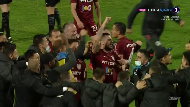 Lacrimi, bucurie si urlete de emotie! Ce au facut jucatorii CFR-ului imediat dupa fluierul final de la Botosani. Jucatori prabusiti, Edi a fugit din stadion. Cand se da trofeul_8