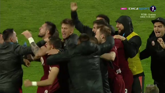 Lacrimi, bucurie si urlete de emotie! Ce au facut jucatorii CFR-ului imediat dupa fluierul final de la Botosani. Jucatori prabusiti, Edi a fugit din stadion. Cand se da trofeul_12