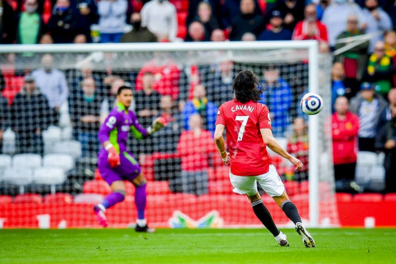 Cavani le-a facut o primire superba fanilor pe Old Trafford! A marcat o bijuterie de gol!_1