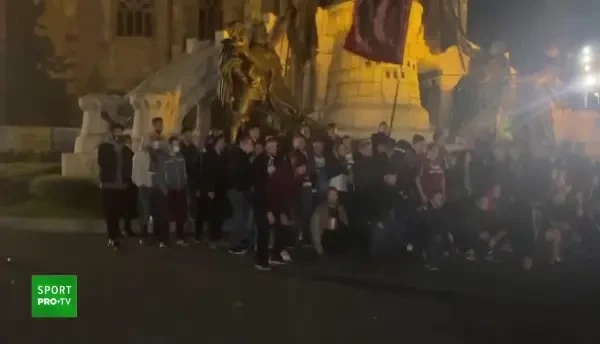 Suporterii CFR-ului au iesit in strada dupa castigarea titlului! CFR ia avionul si merge sa se bucure alaturi de fani