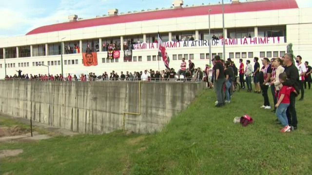 Suporterii dinamovisti, spectacol total la ultimul meci din acest sezon!