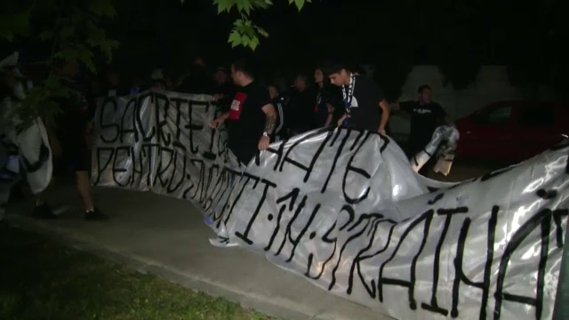 Ultrasii FCSB s-au dus peste echipa la Giurgiu dupa ce au aflat ca vine Sumudica! Au tipat impotriva lui MM Stoica si l-au injurat pe Sumudica. Imaginile momentului_3