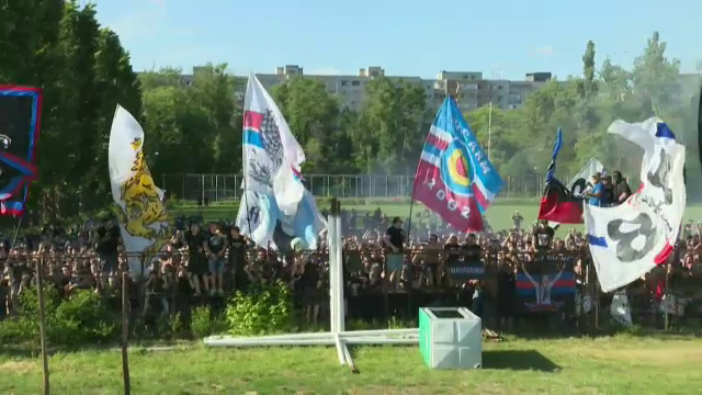 Imagini fabuloase de la meciul Stelei! Suporterii s-au urcat in copaci pentru a vedea meciul! Cum au putut sa reactioneze la gol _10