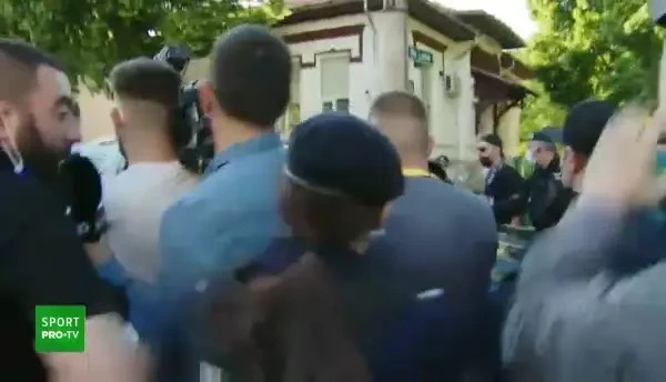 Haos la Ploiesti! Fanii lui CSU au inceput sa il huiduie si sa il injure pe Burleanu cand a ajuns la stadion! Ultrasii i-au atacat masina