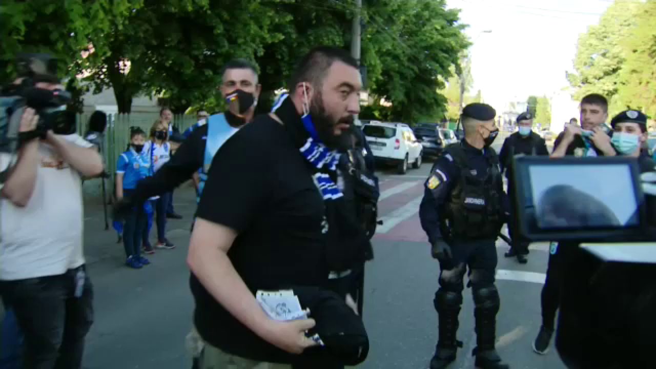 Haos la Ploiesti! Fanii lui CSU au inceput sa il huiduie si sa il injure pe Burleanu cand a ajuns la stadion! Ultrasii i-au atacat masina_14