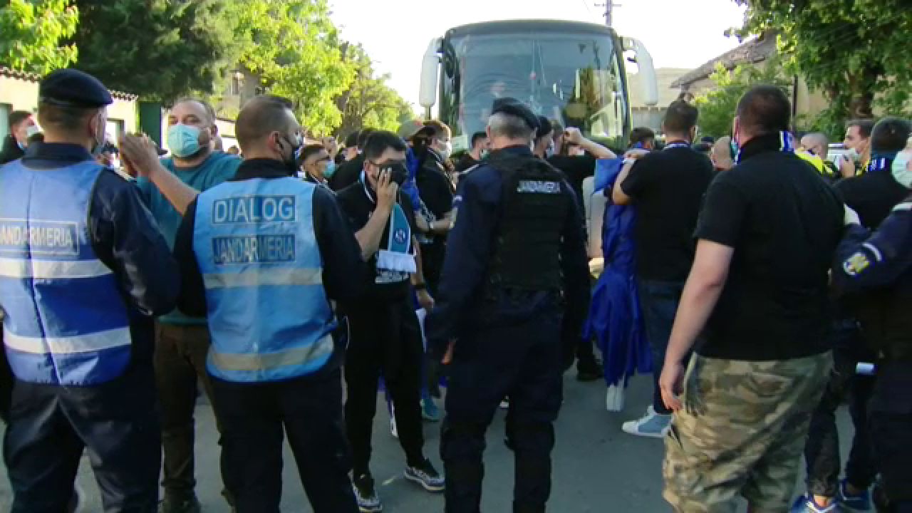 Haos la Ploiesti! Fanii lui CSU au inceput sa il huiduie si sa il injure pe Burleanu cand a ajuns la stadion! Ultrasii i-au atacat masina_17
