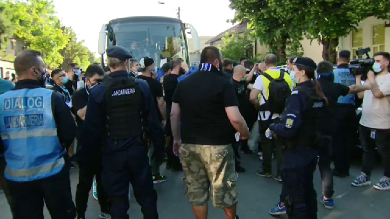 Haos la Ploiesti! Fanii lui CSU au inceput sa il huiduie si sa il injure pe Burleanu cand a ajuns la stadion! Ultrasii i-au atacat masina_19