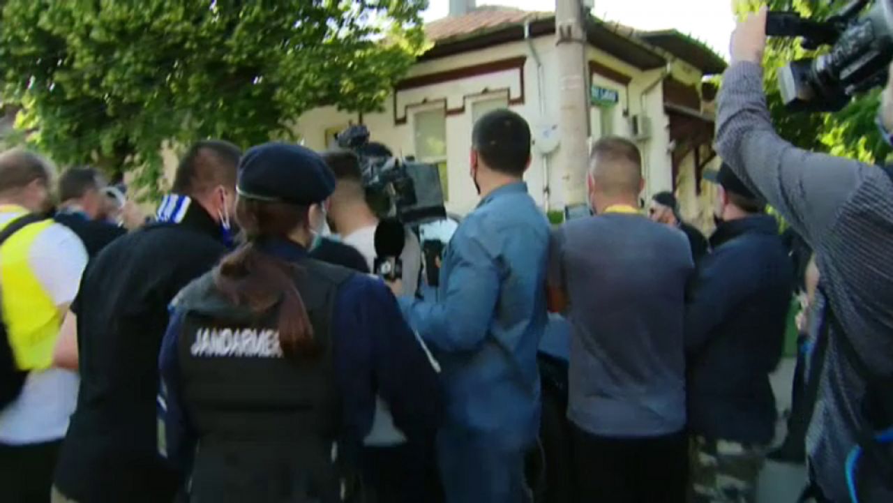 Haos la Ploiesti! Fanii lui CSU au inceput sa il huiduie si sa il injure pe Burleanu cand a ajuns la stadion! Ultrasii i-au atacat masina_22