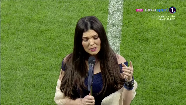Mai emotionant de atat nu se poate! Momente incredibile inainte de startul Cupei Romaniei! Paula Seling a cantat imnul si i-a emotionat pe toti_4