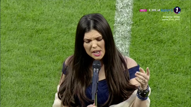 Mai emotionant de atat nu se poate! Momente incredibile inainte de startul Cupei Romaniei! Paula Seling a cantat imnul si i-a emotionat pe toti_5
