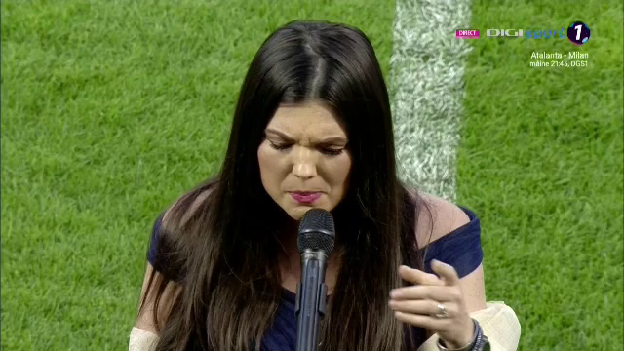 Mai emotionant de atat nu se poate! Momente incredibile inainte de startul Cupei Romaniei! Paula Seling a cantat imnul si i-a emotionat pe toti_8