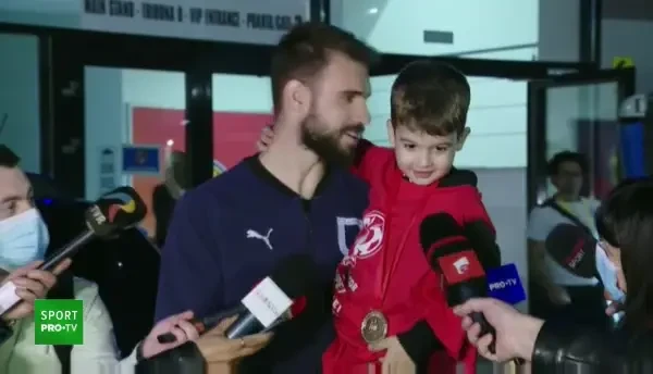 Fiul lui Tudorie, protagonistul serii! Replica geniala dupa ce fotbalistul a spus: "Mergem, ne bucuram, bem!" Ce i-a zis tatalui sau