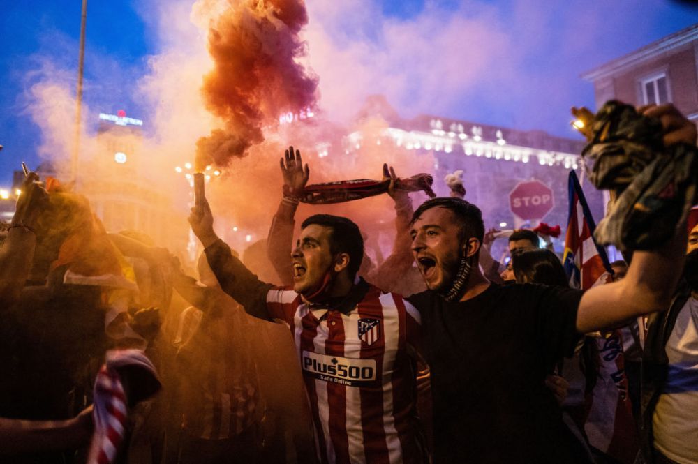 Imagini incredibile din Spania! Vedetele lui Simeone au dansat pe strazi cu fanii dupa ce Atletico a cucerit titlul! Gestul emotionant al lui Koke_7