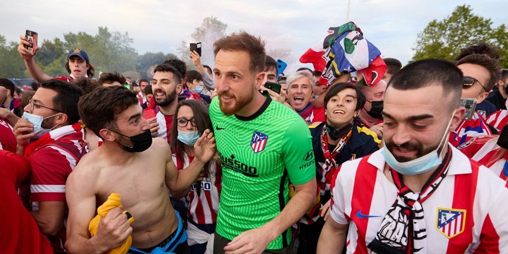 Imagini incredibile din Spania! Vedetele lui Simeone au dansat pe strazi cu fanii dupa ce Atletico a cucerit titlul! Gestul emotionant al lui Koke_10