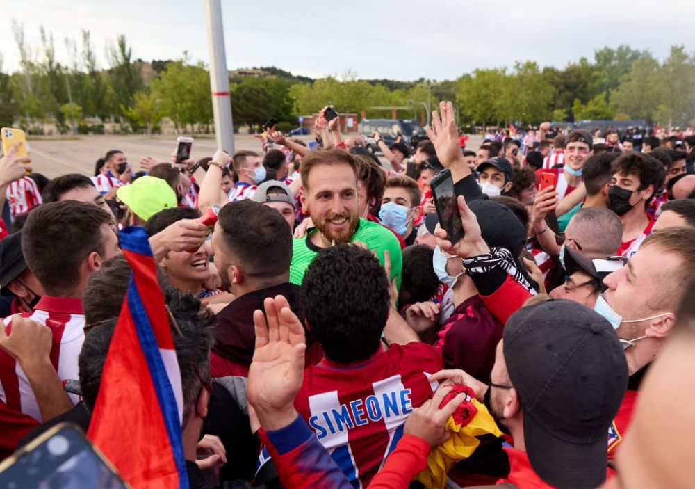 Imagini incredibile din Spania! Vedetele lui Simeone au dansat pe strazi cu fanii dupa ce Atletico a cucerit titlul! Gestul emotionant al lui Koke_12