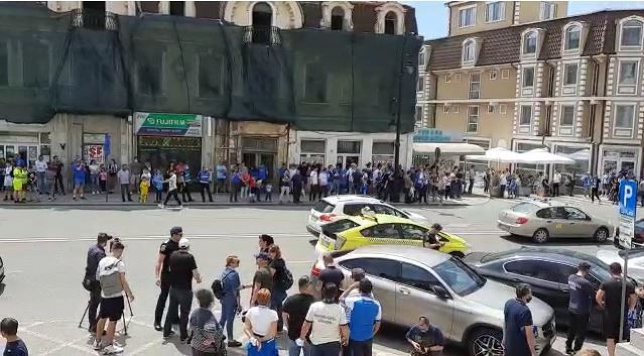 Sarbatoare la Craiova! Jucatorii au iesit sa petreaca alaturi de suporteri cucerirea Cupei Romaniei! Imagini senzationale _2