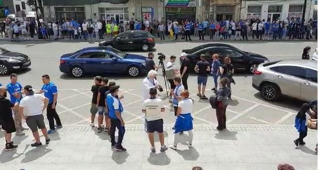 Sarbatoare la Craiova! Jucatorii au iesit sa petreaca alaturi de suporteri cucerirea Cupei Romaniei! Imagini senzationale _4