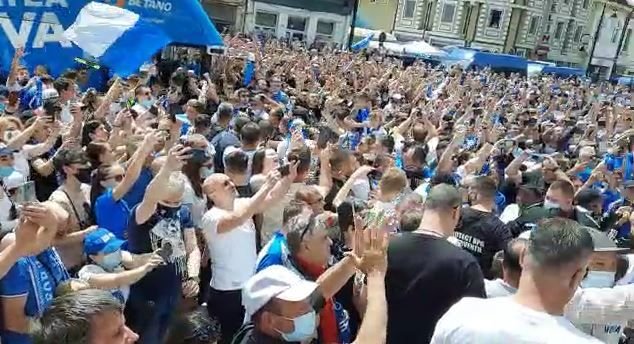Sarbatoare la Craiova! Jucatorii au iesit sa petreaca alaturi de suporteri cucerirea Cupei Romaniei! Imagini senzationale _17