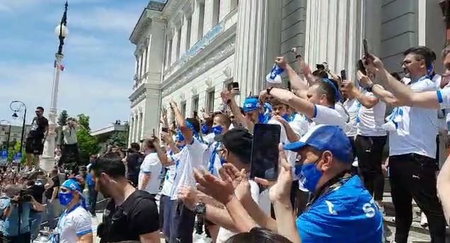 Sarbatoare la Craiova! Jucatorii au iesit sa petreaca alaturi de suporteri cucerirea Cupei Romaniei! Imagini senzationale _19