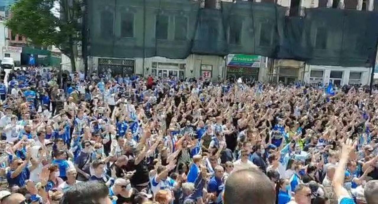 Sarbatoare la Craiova! Jucatorii au iesit sa petreaca alaturi de suporteri cucerirea Cupei Romaniei! Imagini senzationale _24
