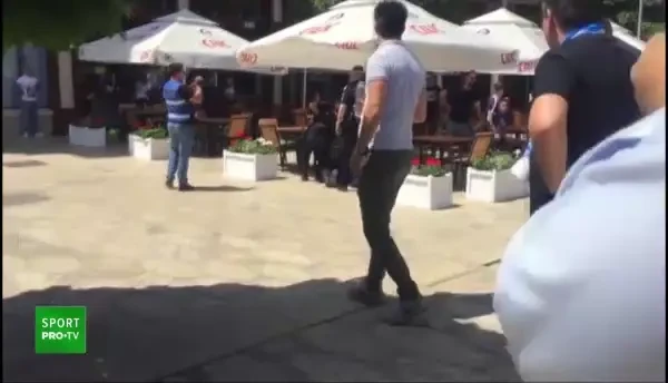 Incident la fiesta fanilor craioveni! Un suporter a fost luat de jandarmi! Ce s-a intamplat