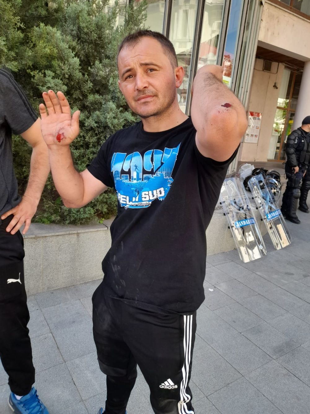 Noi detalii de ultima ora despre scandalul din Craiova! 8 fani ai lui FCU au fost arestati, iar 4 suporteri de la CSU au fost dusi la spital_2