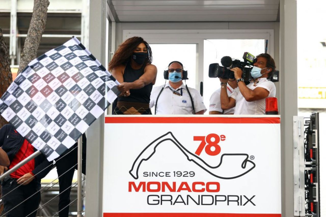 Maria Sharapova l-a premiat pe Max Verstappen la Monaco_2