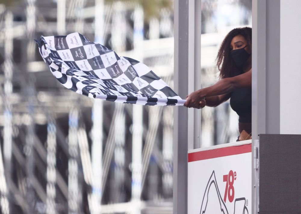 Maria Sharapova l-a premiat pe Max Verstappen la Monaco_3