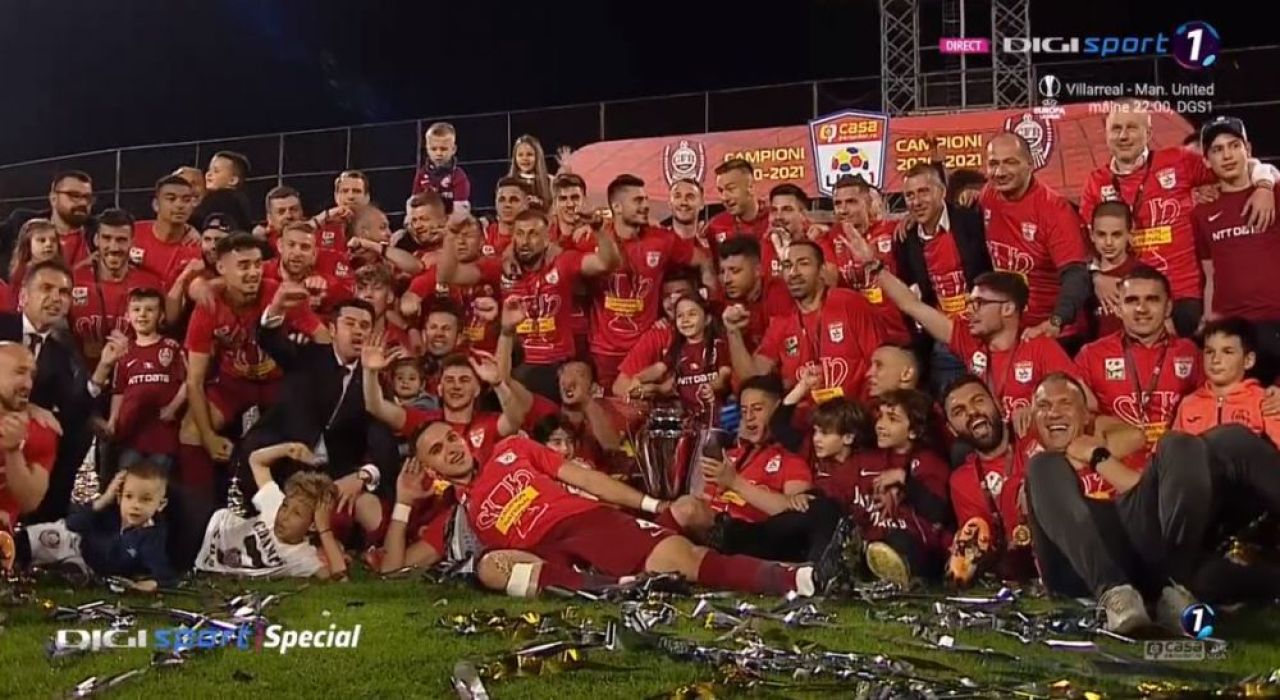 CFR Cluj si-a primit trofeul de campioana a Romaniei! Imaginile senzationale ale bucuriei de la Cluj_12