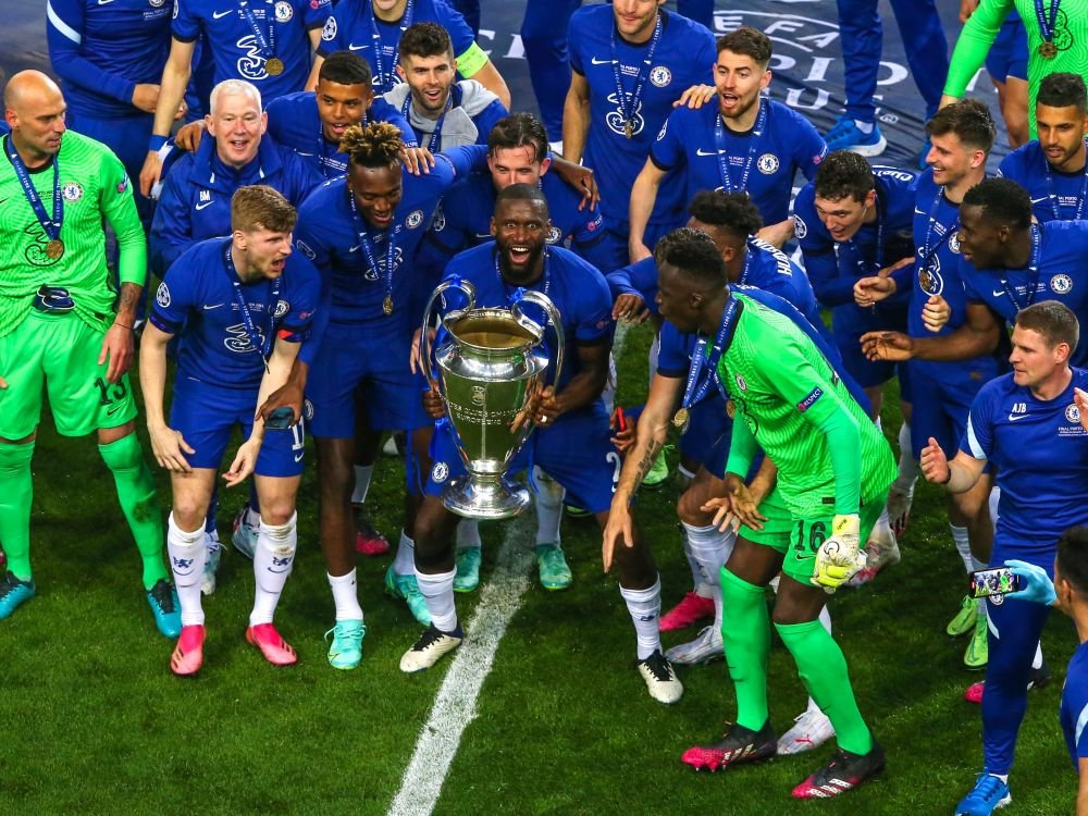 Imaginile bucuriei la Porto! 'Zidul' Kante, protagonist la finalul meciului! Jucatorii lui Chelsea au sarbatorit in stil mare castigarea Champions League_6