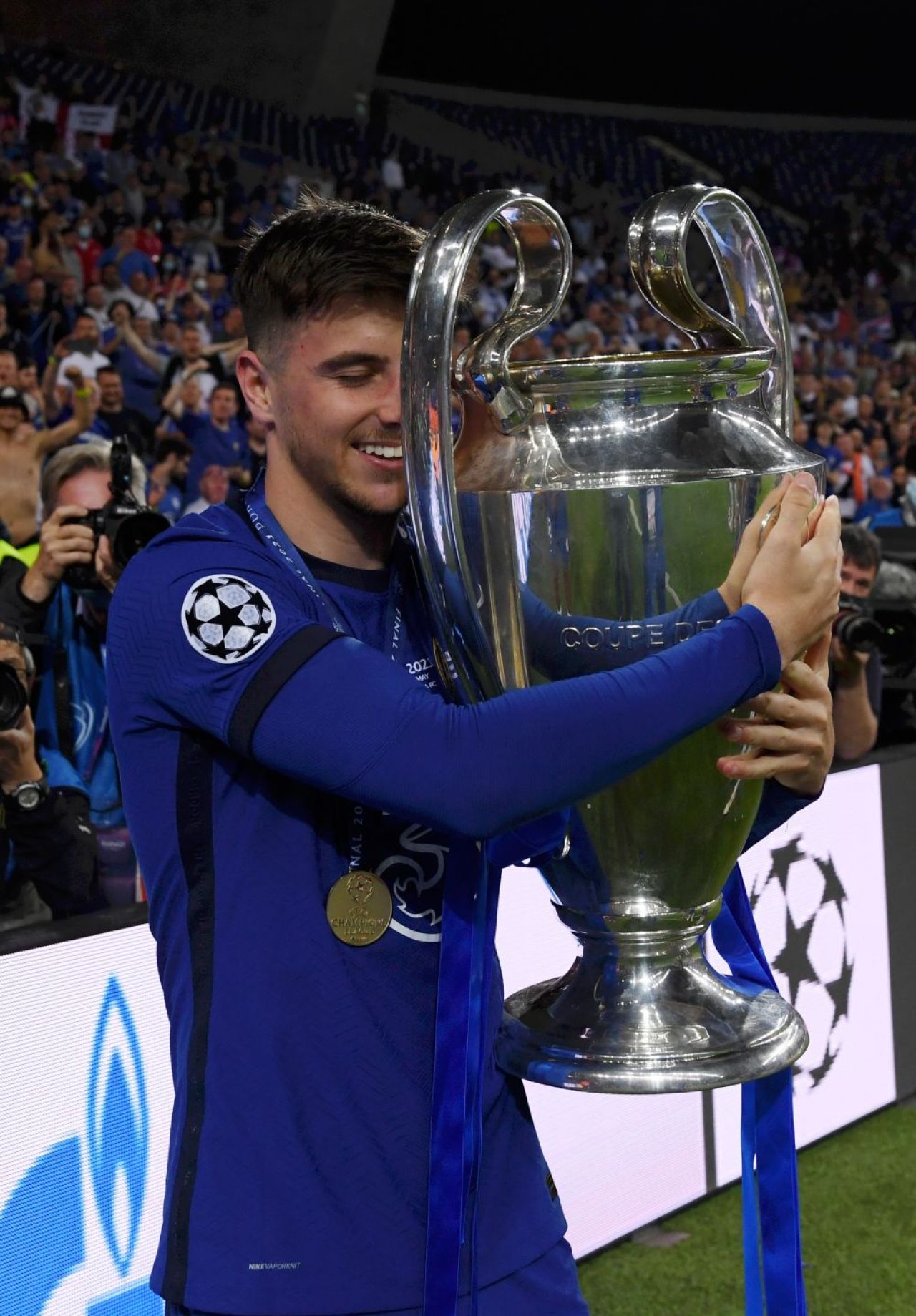 Imaginile bucuriei la Porto! 'Zidul' Kante, protagonist la finalul meciului! Jucatorii lui Chelsea au sarbatorit in stil mare castigarea Champions League_10