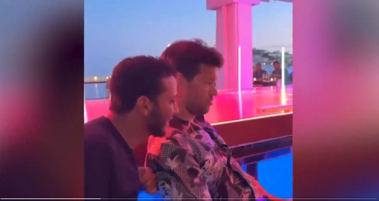 Daca e finala Champions League, nu conteaza cat de frumoasa esti, Ballack nu se uita la tine! :) Imagini senzationale cu fostul fotbalist_2