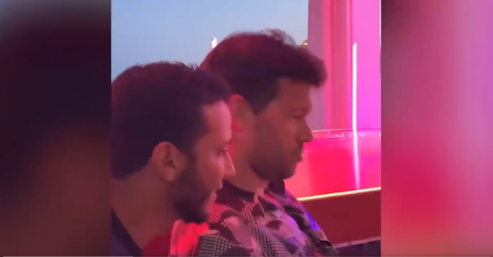 Daca e finala Champions League, nu conteaza cat de frumoasa esti, Ballack nu se uita la tine! :) Imagini senzationale cu fostul fotbalist_8