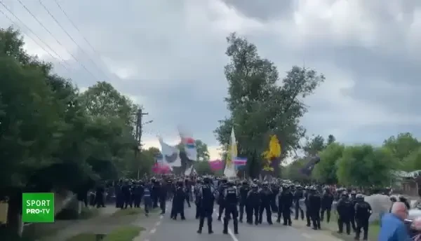 Suporterii stelisti, tinuti departe de stadionul din Afumati! Mobilizare totala a jandarmeriei!