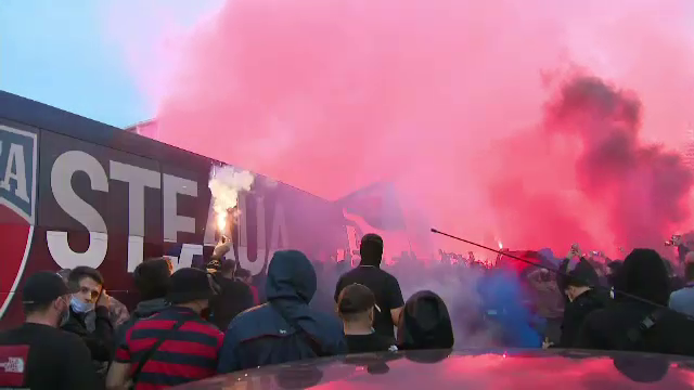 Ghencea s-a luminat in rosu si albastru! Fanii Stelei au mers sa sarbatoreasca alaturi de jucatori promovarea! Spectacol la stadion _14