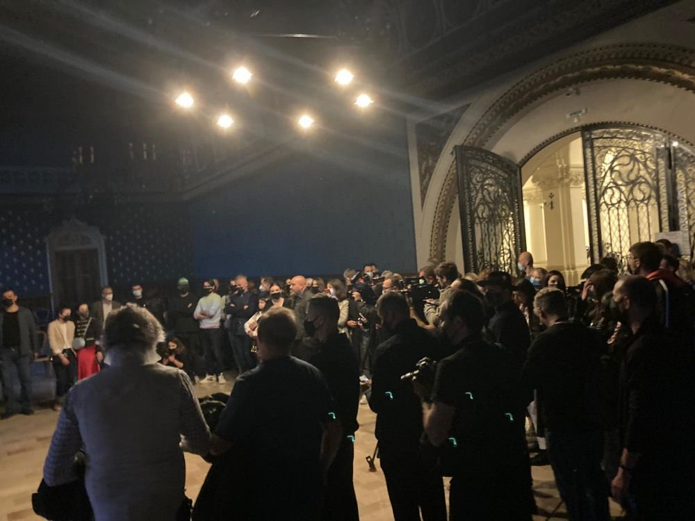 Colierul virtual NFT lansat in premiera mondiala la Iasi si daruit Nadiei Comaneci, la 45 de ani de la primul „10 Perfect”. Mesajul „Zeitei de la Montreal”_5
