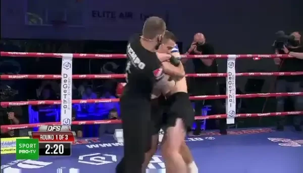 Asta micu da ca Van Damme! KO brutal in gala lui Morosanu! Potoroaca i-a dat somn adversarului sau cu o lovitura incredibila